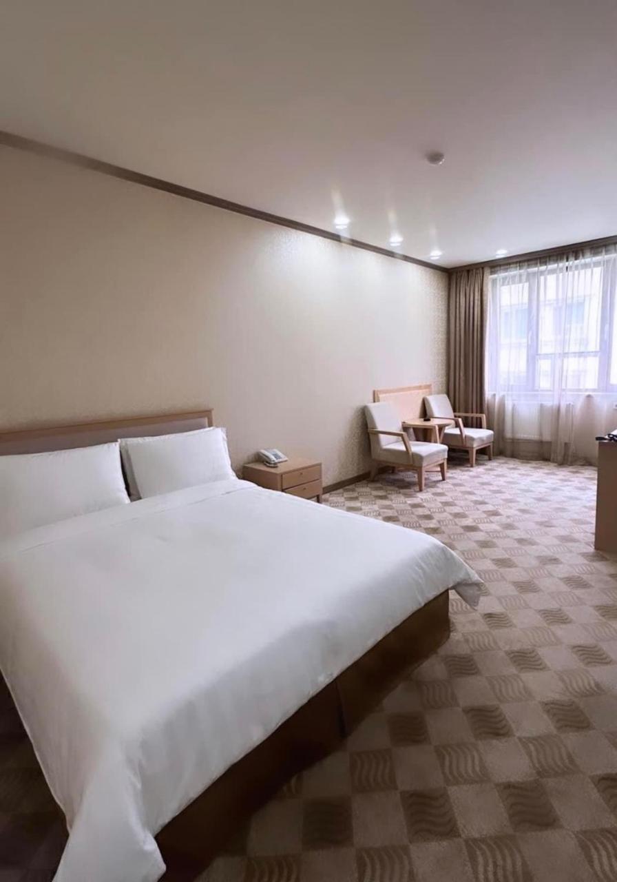 Sunjin Grand Hotel Ulaanbaatar Exterior photo