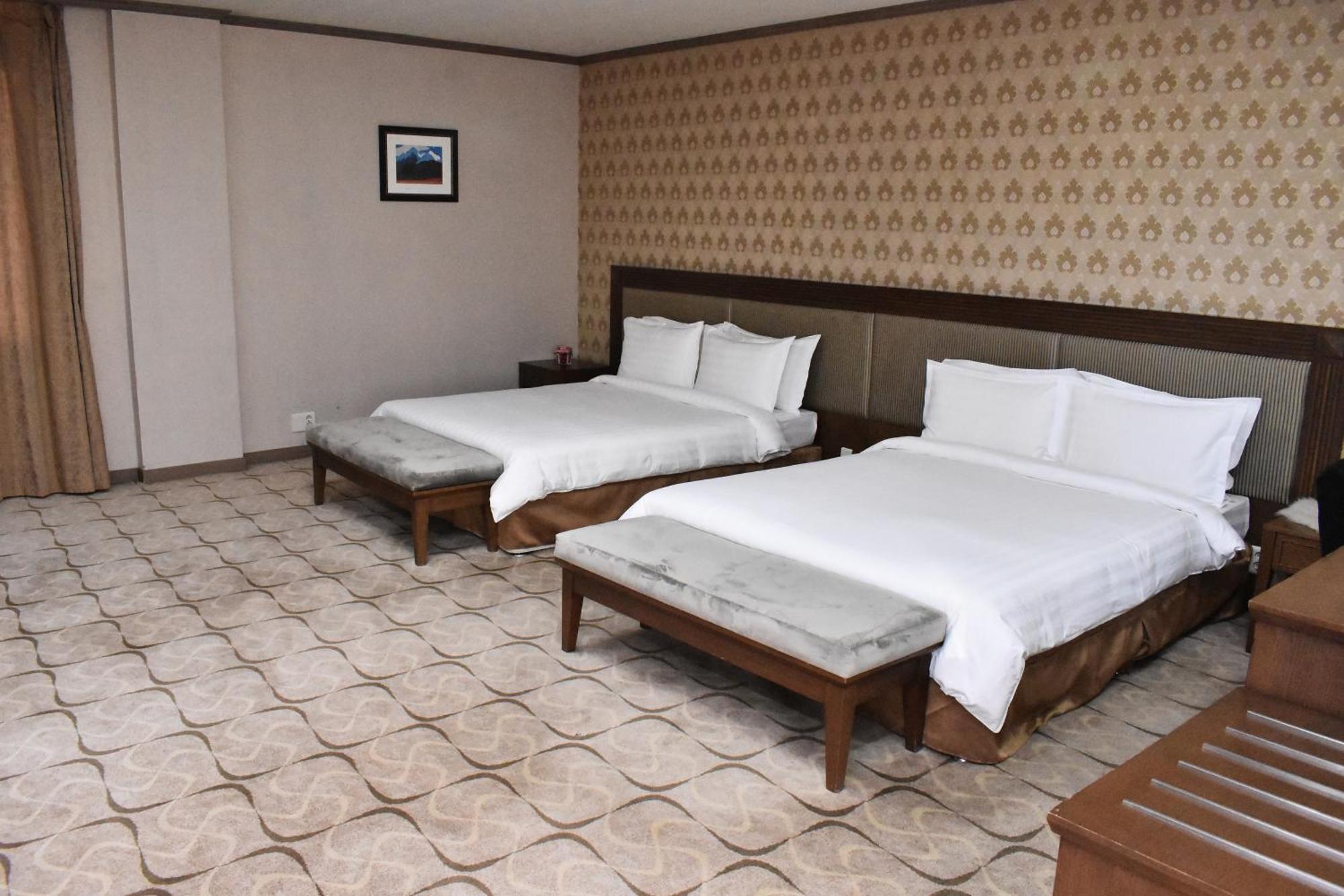 Sunjin Grand Hotel Ulaanbaatar Exterior photo